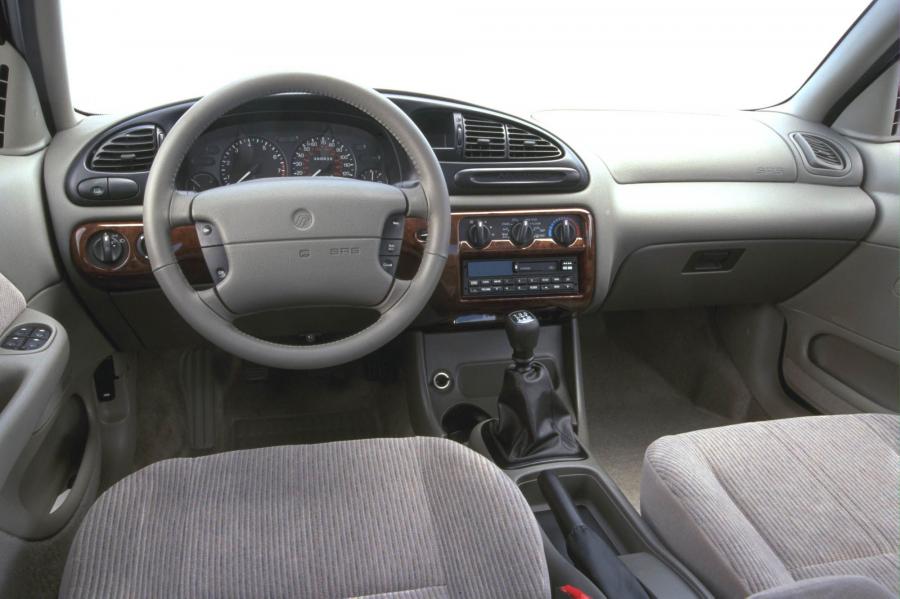  Mercury Mystique 1998 года  (фото 9 из 26)